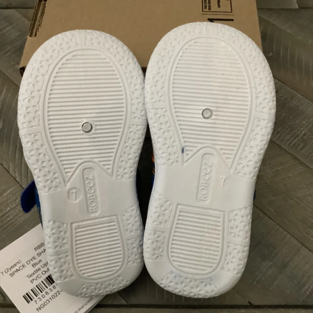 ROBEEZ Splash Water Shoe, size 7